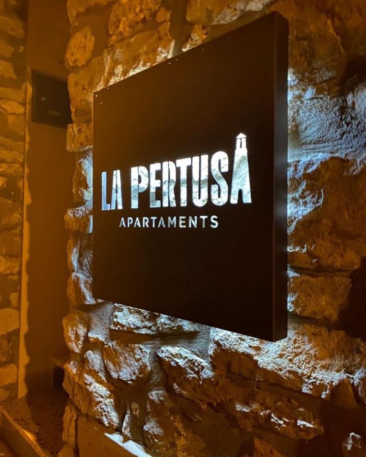 Apartaments La Pertusa 2O Corca  Bagian luar foto