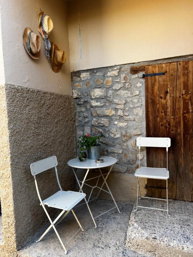 Apartaments La Pertusa 2O Corca  Bagian luar foto